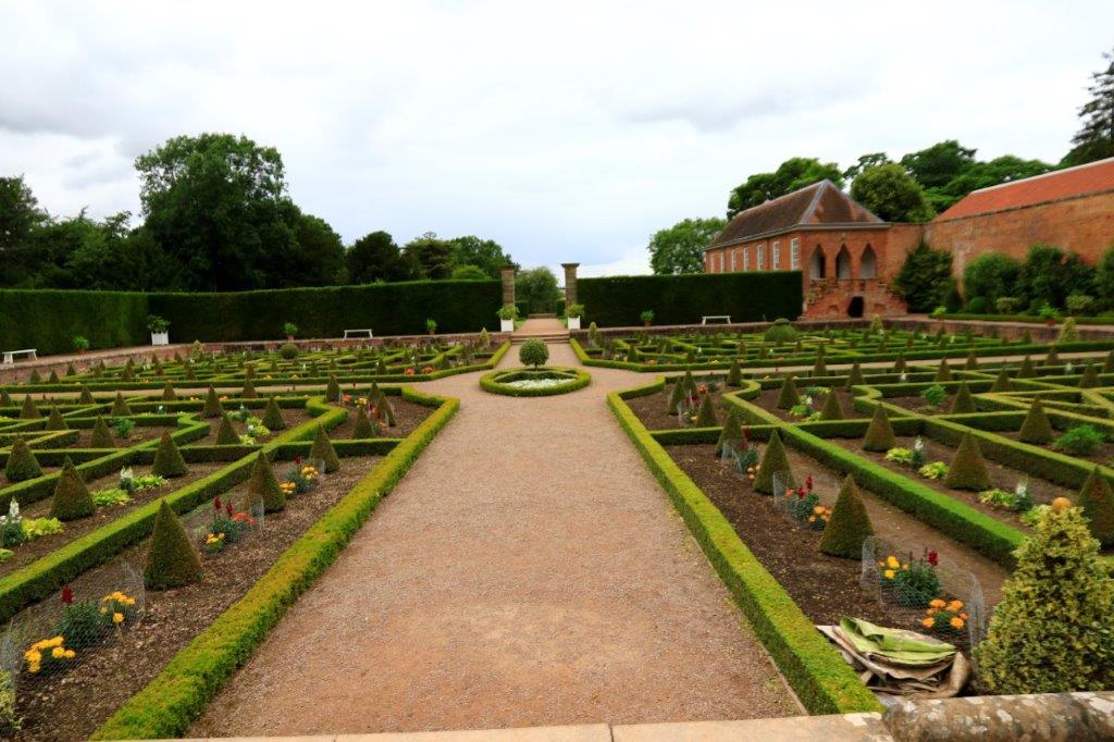 The Het Loo parterres.